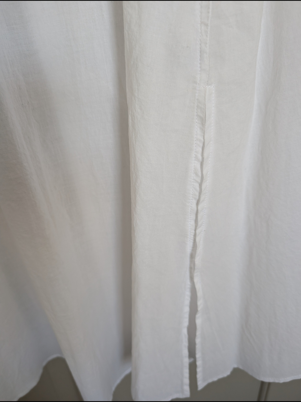 White Button-Front Midi Shirt Dress.      Xirena Women's Size Small - Picture 4 of 6